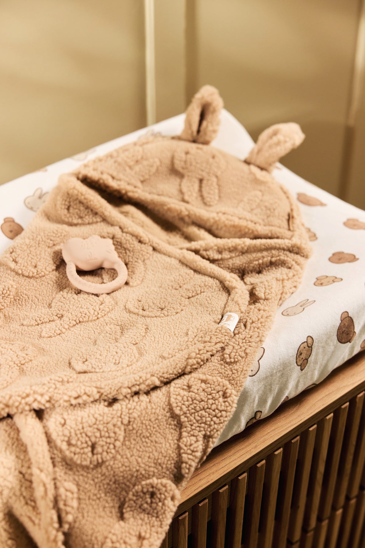 Jollein Omlottåkpåse Miffy Jacquard Teddy Biscuit