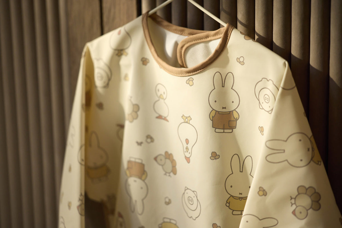 Jollein Haklapp Vattentät med ärm Miffy Family Farm
